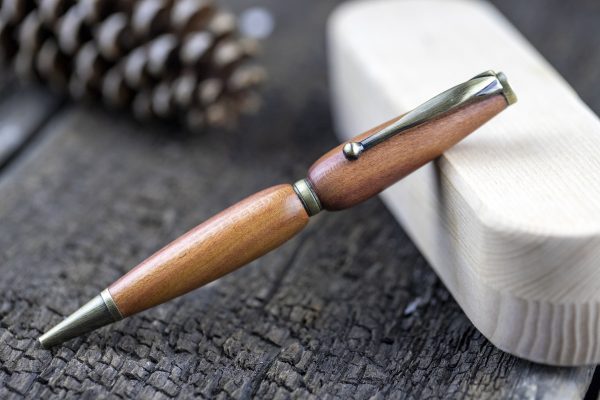 Ручка из дерева